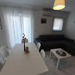 With A Parking Space Grebastica, Sibenik - 4882 Appartement Baselovici