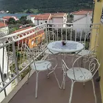Apartment Apartments With A Parking Space Grebastica, Sibenik - 4882 Baselovici
