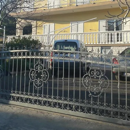 Apartments With A Parking Space Grebastica, Sibenik - 4882