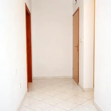 Apartments With A Parking Space Grebastica, Sibenik - 4882 * Baselovici