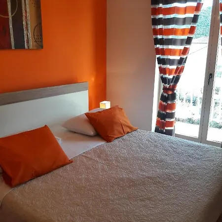 Apartments With A Parking Space Grebastica, Sibenik - 4882 Baselovici