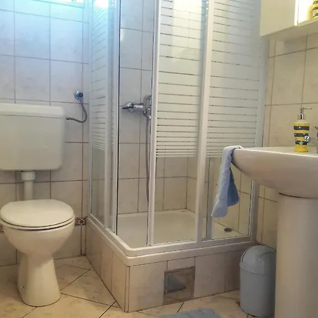 Apartman Apartments With A Parking Space Grebastica, Sibenik - 4882 Baselovici