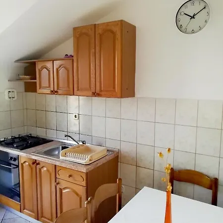 Apartman Apartments With A Parking Space Grebastica, Sibenik - 4882 *