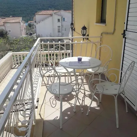 Apartments With A Parking Space Grebastica, Sibenik - 4882 *