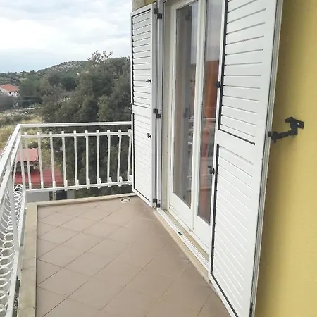 Apartamento With A Parking Space Grebastica, Sibenik - 4882 Baselovici