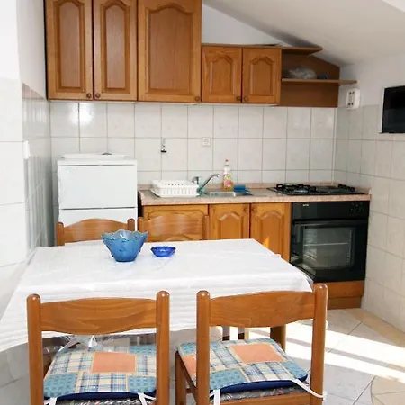 Apartments With A Parking Space Grebastica, Sibenik - 4882 * Baselovici