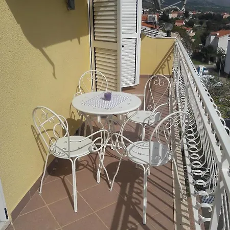 Apartments With A Parking Space Grebastica, Sibenik - 4882 * Baselovici