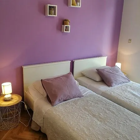 Apartments With A Parking Space Grebastica, Sibenik - 4882 Apartman Baselovici