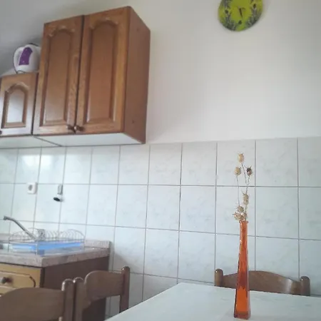 Apartments With A Parking Space Grebastica, Sibenik - 4882 *