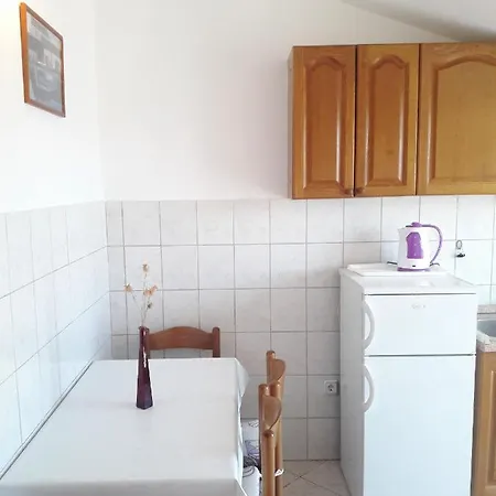 Apartman Apartments With A Parking Space Grebastica, Sibenik - 4882 Baselovici