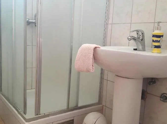 Appartement With A Parking Space Grebastica, Sibenik - 4882 Baselovici