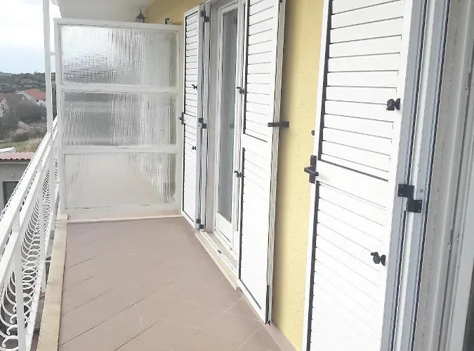 Lägenhet With A Parking Space Grebastica, Sibenik - 4882 *