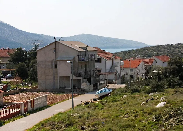 With A Parking Space Grebastica, Sibenik - 4882 * Baselovici